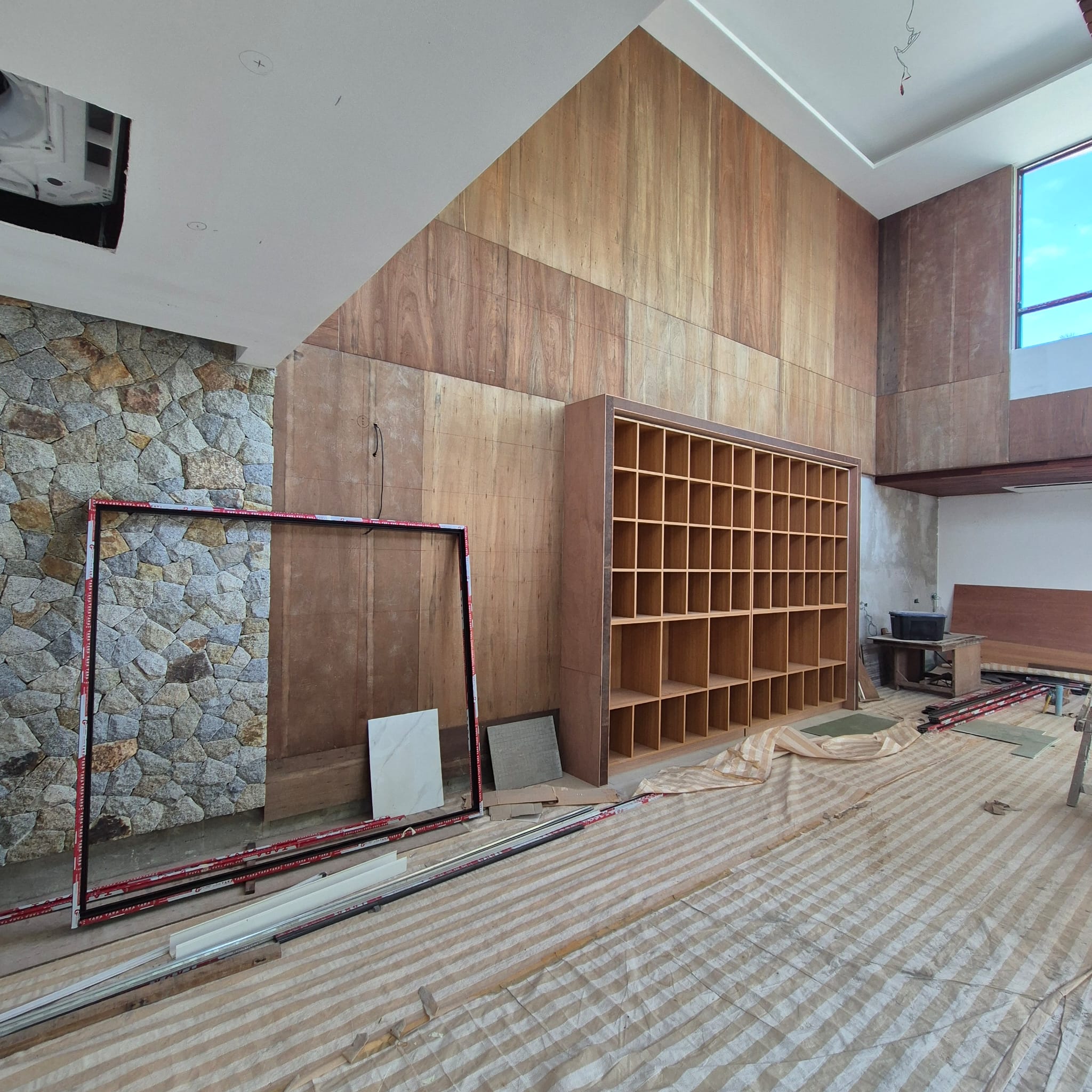Main living volume feature wall